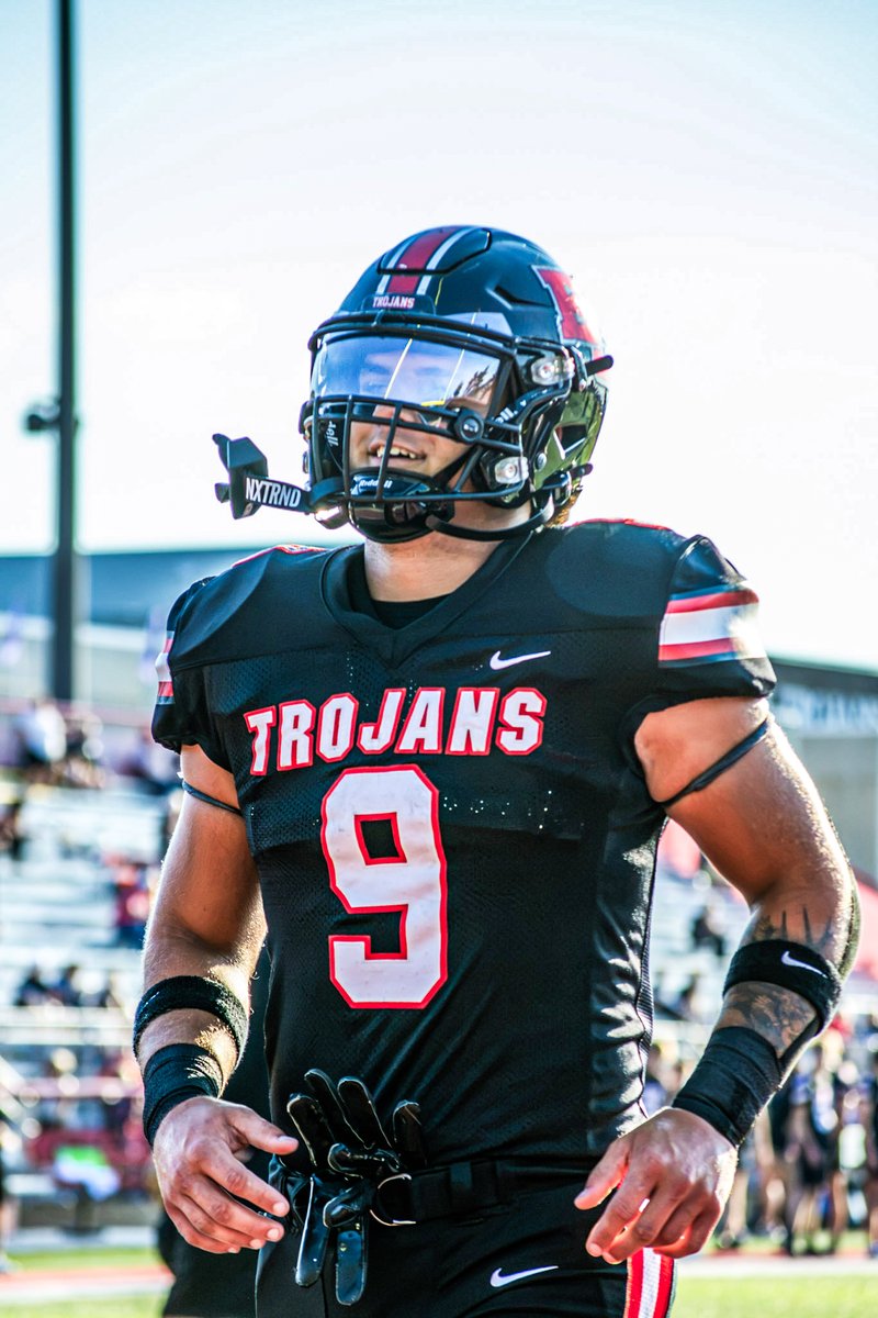 EastCentralFB's tweet photo. In East Central's 24-21 win over Harrison, Sr. Ryan Minges rushed for a season high 186 yards while adding two scores

Ryan Minges | Career Rushing:
▪️2,962 yards - 9th in program history
▪️41 TDs - 8th in program history
#WeAreEC

photo: @_STDUB https://t.co/P6ROCwwtRy