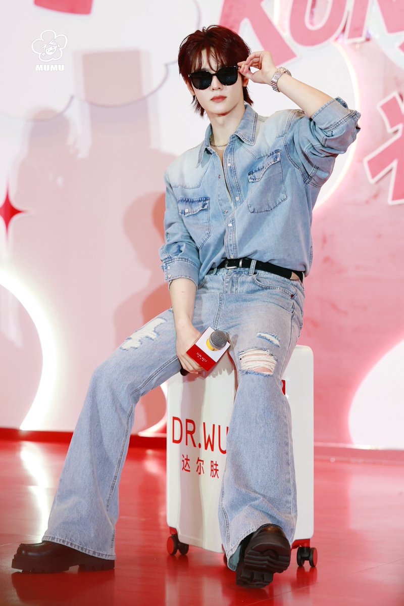 nuomunuomu0101's tweet photo. 「20260926  深圳达尔肤一日店长见面会」#KUN #钱锟 #쿤 #WayV #威神V
#クン https://t.co/PIhlEP9gna