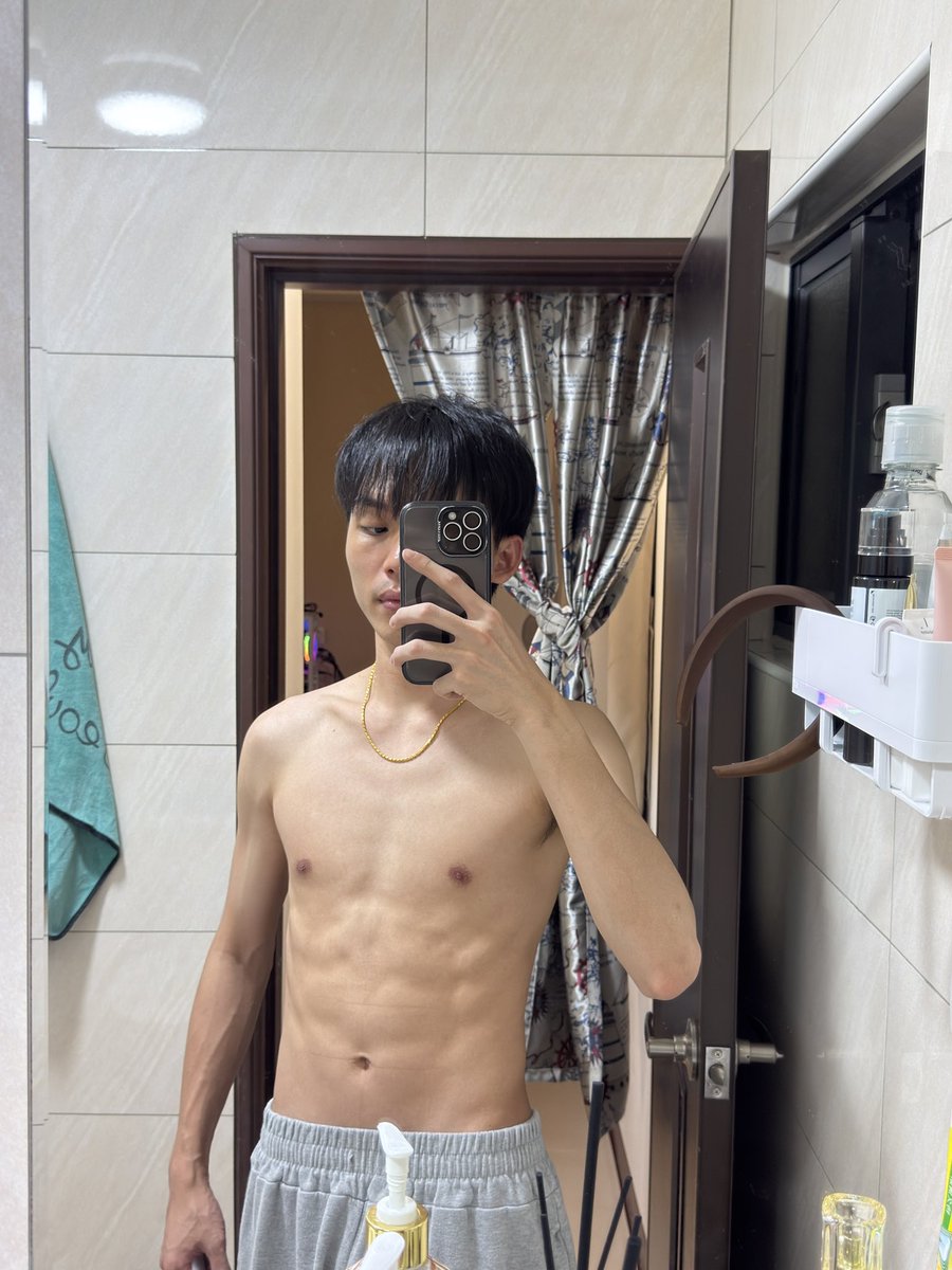 cylpgz666's tweet photo. 🛀 https://t.co/4hupevcGV0