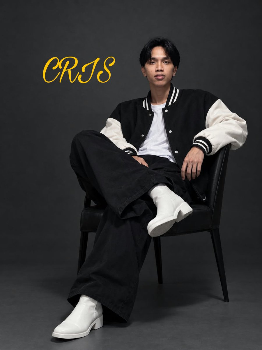 QSPAXXX's tweet photo. Slim guy, but he can definitely sweep you off your feet and carry you into your dreams. 🤫 https://t.co/XHoZPzvBbi
