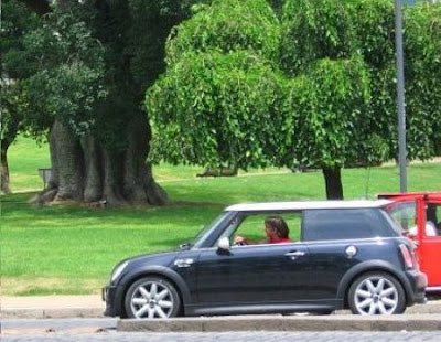 Barca_Archive's tweet photo. Imagine just sitting by the road watching cars pass by, and one of them happens to be driven by Lionel Messi. https://t.co/OhEjkAK5hA