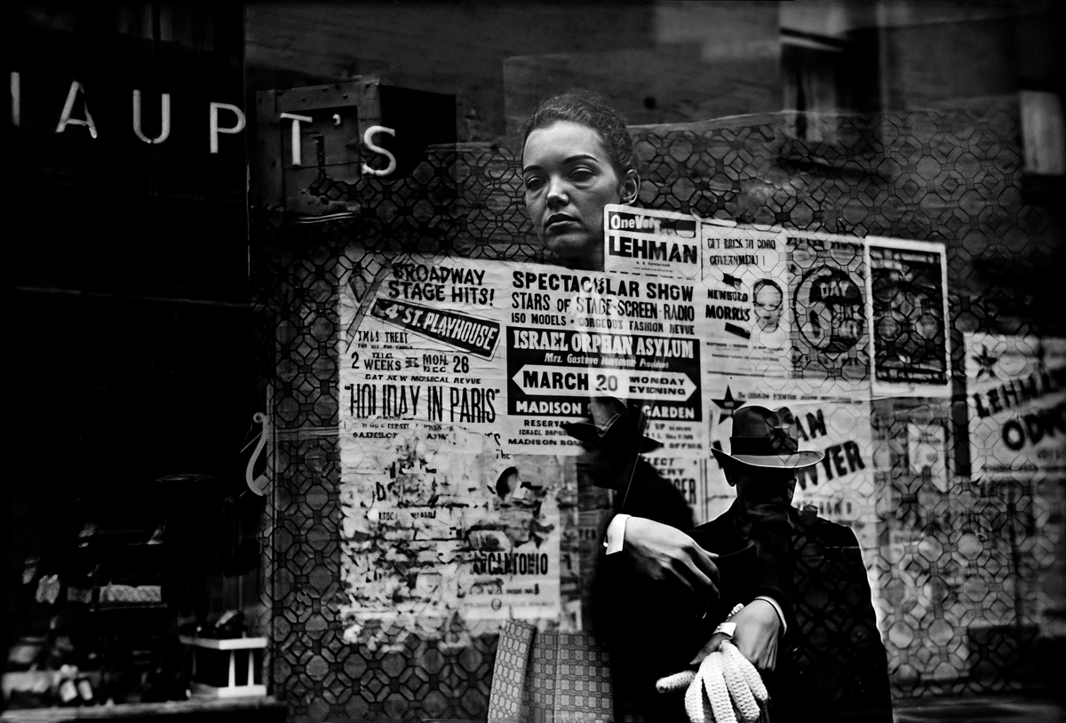 cameralab21's tweet photo. Saul Leiter - Mary, 1947 https://t.co/dQO8LNHway