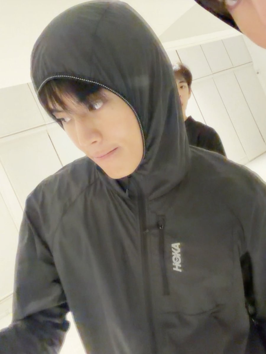 jinsoriii's tweet photo. ทีเจแต่งตัวแบบนี้หน้าแอบคล้ายน้องเป้อเลยย https://t.co/787sBeZOGc