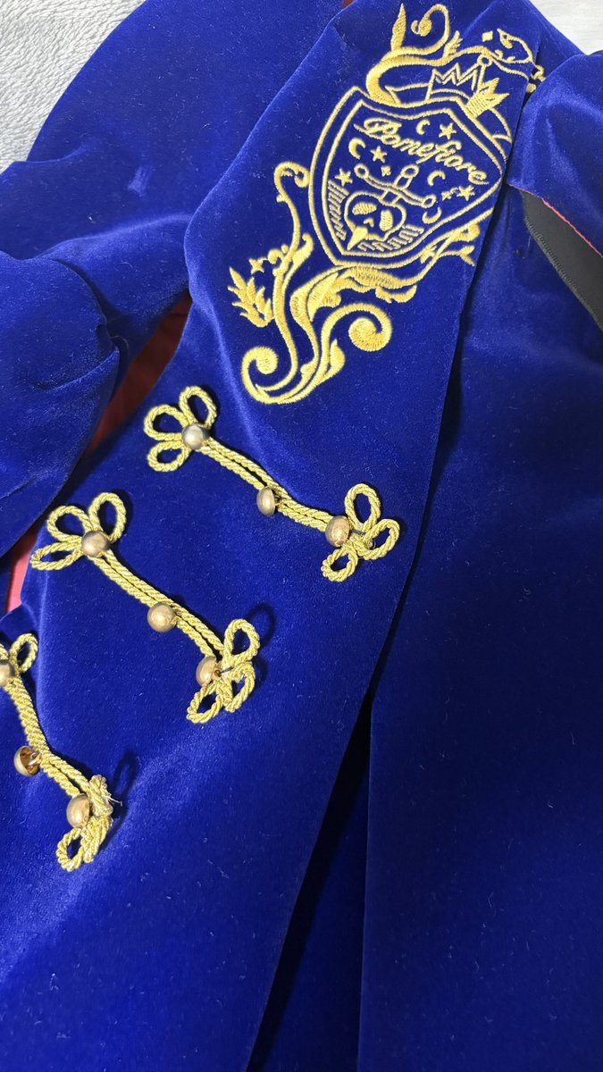 nikkujyudy's tweet photo. 一年ぶりに衣装出した....やっぱり寮服好きだな。
メイク練習したのはいいけどカラコンが違和感すぎて買い直し。

ポム先輩方のお隣に立たせてもらう予定があるのでド緊張🍎 https://t.co/yrGFhoohH0