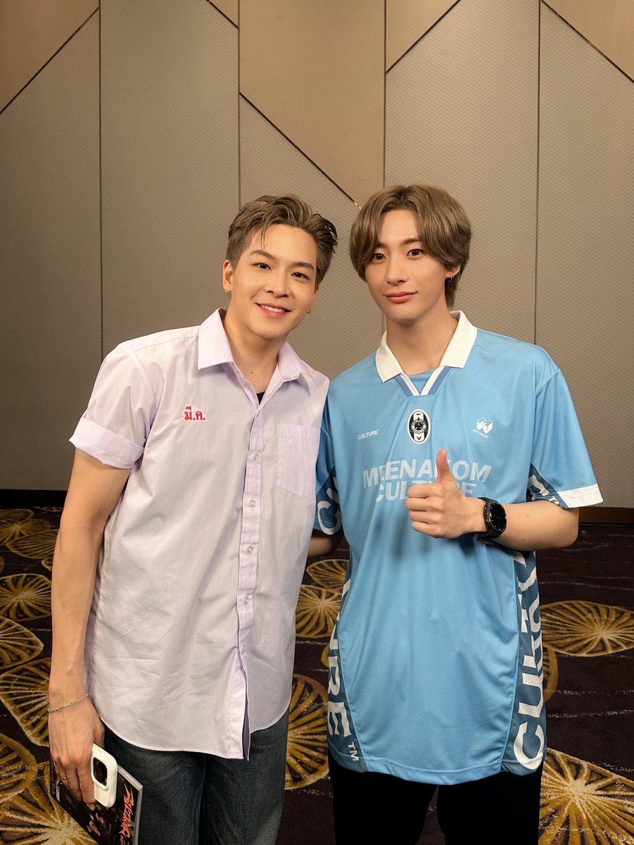 amntonni's tweet photo. พี่มาร์ชจุฮีคือพ่อแท้ ๆ ของแอนตันไหมหนิ เกิดวันเดียวกัน แต่ห่างกัน11ปี แล้วตั้นมันเรียกพี่เขาว่ามาร์ชฮยองด้วย น่ารักมาก เอนดูอะ555555 https://t.co/vvRrhpTtJA