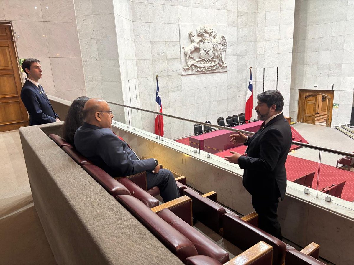 Gupta_vijender's tweet photo. During my study visit to Chile, visited the Chilean National Congress in Valparaíso.

A valuable experience to witness the working of Chile’s parliamentary institutions and understand its legislative traditions and practices.

@Indiainchile https://t.co/Ji2NAxvlFW