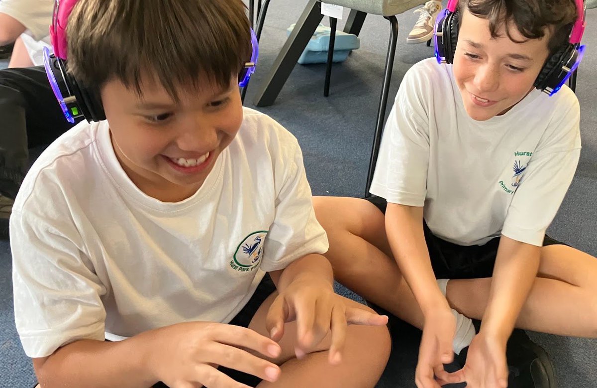 HurstParkSchool's tweet photo. Headphones on, minds engaged! π§ Year 6 had a brilliant time with Now Press Play, diving deep into PSHE themes around physical, mental, and emotional well-being. Fantastic reflections and thoughtful discussions all round! π #PSHE #NowPressPlay @LEOacademies @LEOcomputing https://t.co/9jSeMtT2D1