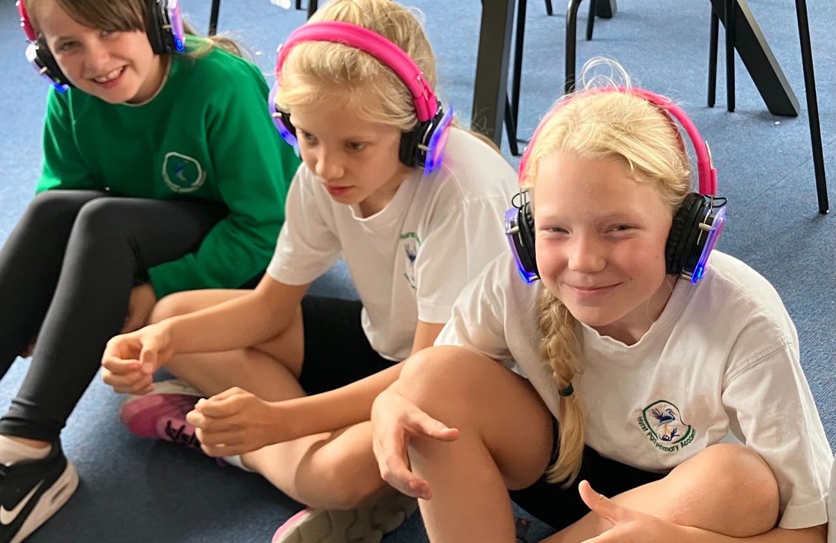HurstParkSchool's tweet photo. Headphones on, minds engaged! π§ Year 6 had a brilliant time with Now Press Play, diving deep into PSHE themes around physical, mental, and emotional well-being. Fantastic reflections and thoughtful discussions all round! π #PSHE #NowPressPlay @LEOacademies @LEOcomputing https://t.co/9jSeMtT2D1