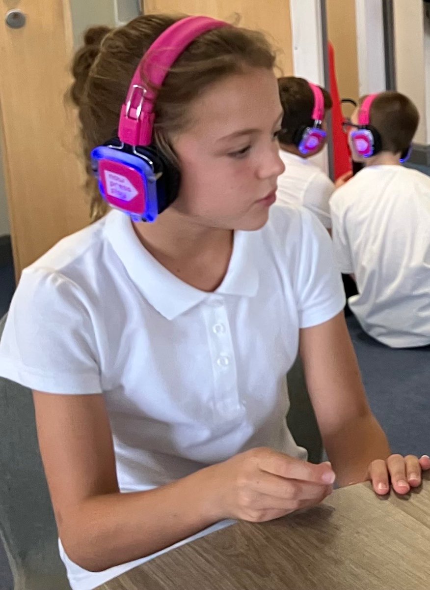 HurstParkSchool's tweet photo. Headphones on, minds engaged! π§ Year 6 had a brilliant time with Now Press Play, diving deep into PSHE themes around physical, mental, and emotional well-being. Fantastic reflections and thoughtful discussions all round! π #PSHE #NowPressPlay @LEOacademies @LEOcomputing https://t.co/9jSeMtT2D1