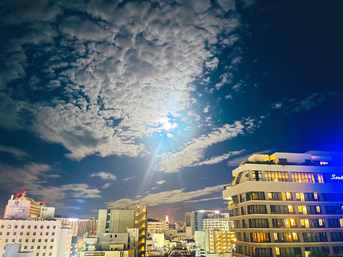 aIsan_2410's tweet photo. 昨日は夜空がキレイでした
十五夜だったんだねえ✨ https://t.co/I0JHUNR4zM
