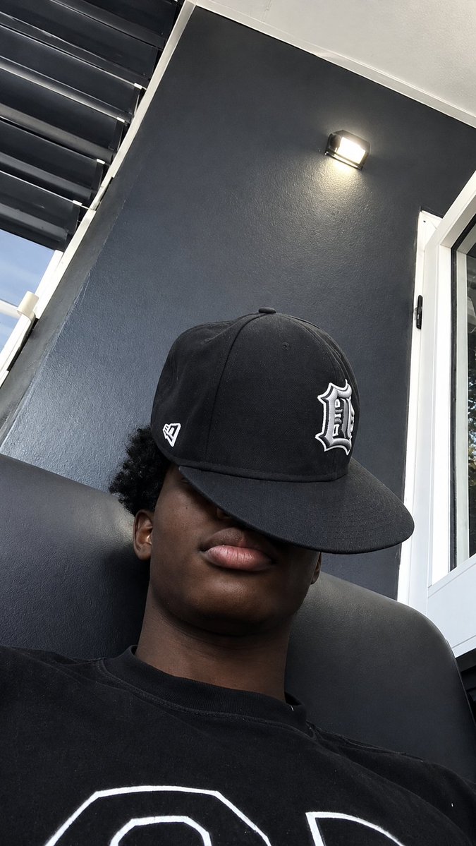 KumAboi_byb's tweet photo. Have a great weekend, Flex and make sure you listen to good music.🥷 https://t.co/oYGodilr8H