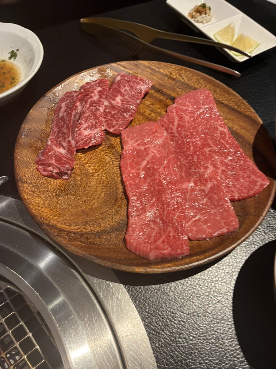chibi_ooya's tweet photo. あ、昨日の焼肉めちゃくちゃ美味しかった🙂
新婚旅行で食べた肉より美味しかった🙂

メガ大家に混じって弱小大家だから
気軽に食べれるように頑張ります🙂💸笑 https://t.co/EnfapiHP3m