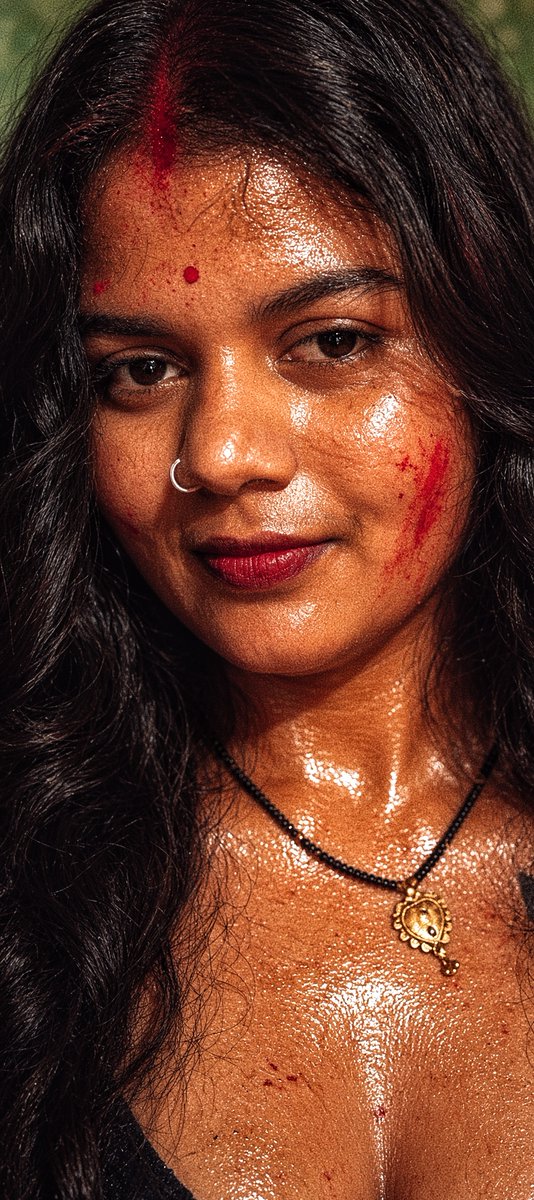 AyishaMondal's tweet photo. Sindoor smeared and still smiling like that.  
Don’t look away.

#DesiSlut #IndianThicc #DesiHot #ThickAndHorny #HornyDesi #ThiccDesi #NSFWDesi #DesiBhabhi #DesiQueen #WetLook #CloseUpDesi #SindoorHot https://t.co/vfXbeDC9us