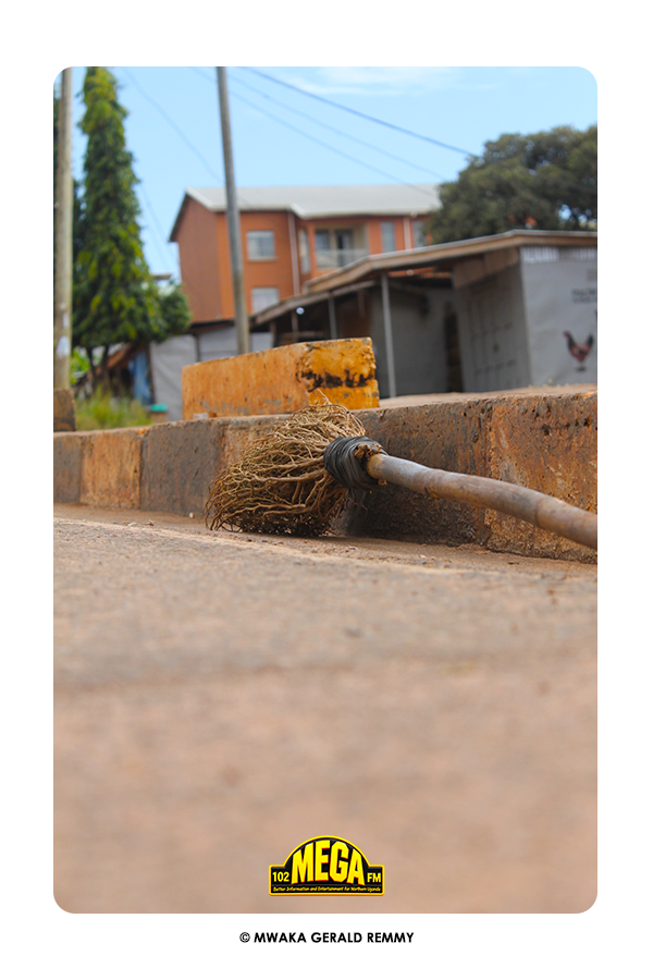 MegafmGulu's tweet photo. Gulu City stands together! ๐งนโจ Residents and local leaders cleaning the streets for National Cleaning Day.
๐ธ: @GERALDREMMY2017
#NationalCleaningDay #GuluCity #CleanUganda #NorthernUganda https://t.co/ADXMZ2e0t8