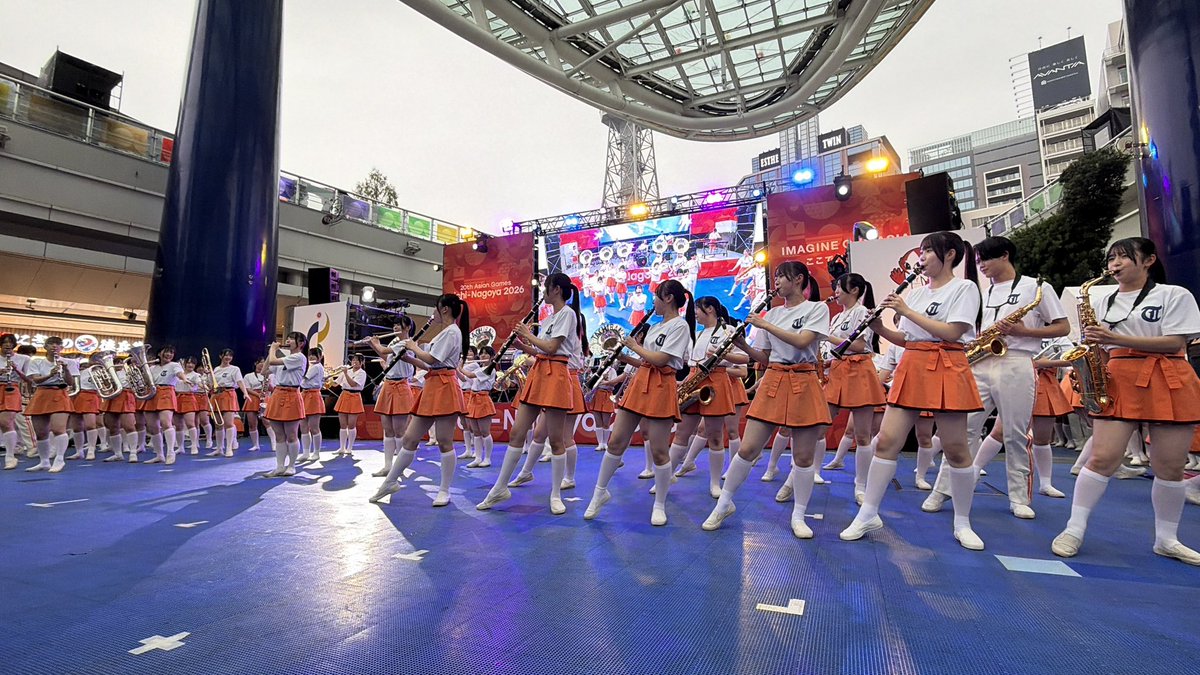 livesite_asia's tweet photo. 👤京都橘高校吹奏楽部ステージ

圧巻のパフォーマンスで会場を魅了しました🎺🎶

 #アジア競技大会 #ライブサイト #京都橘高校吹奏楽部 https://t.co/76vt86aBDL