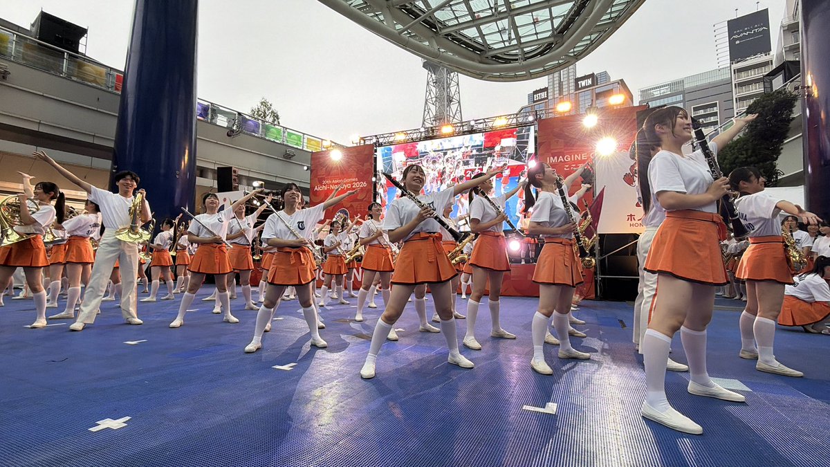 livesite_asia's tweet photo. 👤京都橘高校吹奏楽部ステージ

圧巻のパフォーマンスで会場を魅了しました🎺🎶

 #アジア競技大会 #ライブサイト #京都橘高校吹奏楽部 https://t.co/76vt86aBDL