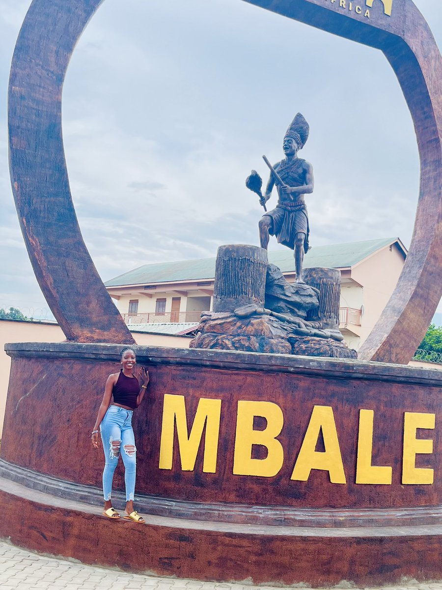 Jesca_Joanita's tweet photo. Did you know? This monument commemorates the traditional Imbalu dance, celebrating the rich culture and heritage of Mbale.   #ExploreMbale https://t.co/izOdZaFWgb