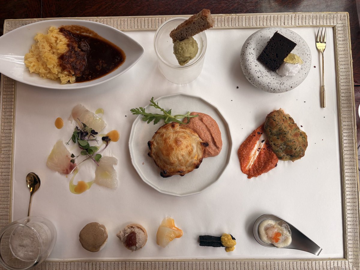mayo_ma55ive's tweet photo. 今日はお久しぶりのお友達とランチ🍷
話は尽きない🍽️ https://t.co/Siq6hI9sby