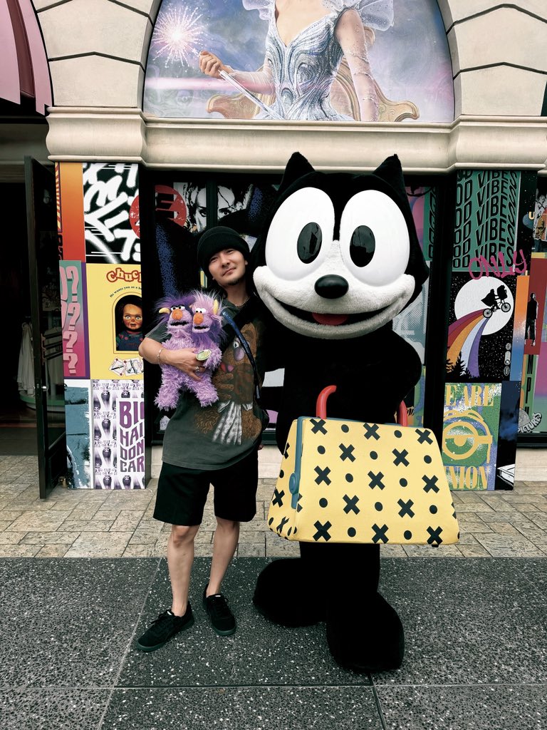 yukibrownrats's tweet photo. 5年ぶりの投稿になってしまった。
たまには、また思ったことや考えを発信していこうかな。
※写真は友達のFELIXと🤝 https://t.co/tnNtAG1NfY