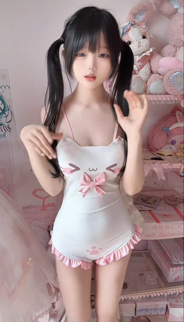 emily99hl4's tweet photo. 我是真的给bb看啊

很粉，不信你试试哦😯

12岁的福啊 反正我不要🚪的啊！！！

流言666直发🫶💃🏻 https://t.co/Zx30N6uzvs