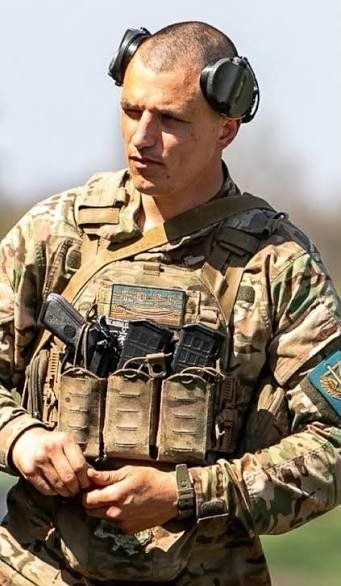 Heroiam_Slava's tweet photo. A great loss for Ukraine.

Serhii “Bortsukha” has been killed — a Warrior who met the Russian horde on the approaches to Kyiv with a weapon in his hands. His path ran through the fiercest battles of this war.

Olympus of the immortals receives another Warrior. The enemy will pay for every one they have taken from us.