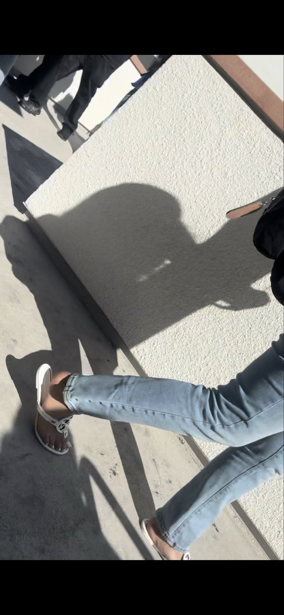 cacwat's tweet photo. What do yall think about my sister 

#chudai #sis #toes #candidtoes #candid https://t.co/GBnDtJqo3C