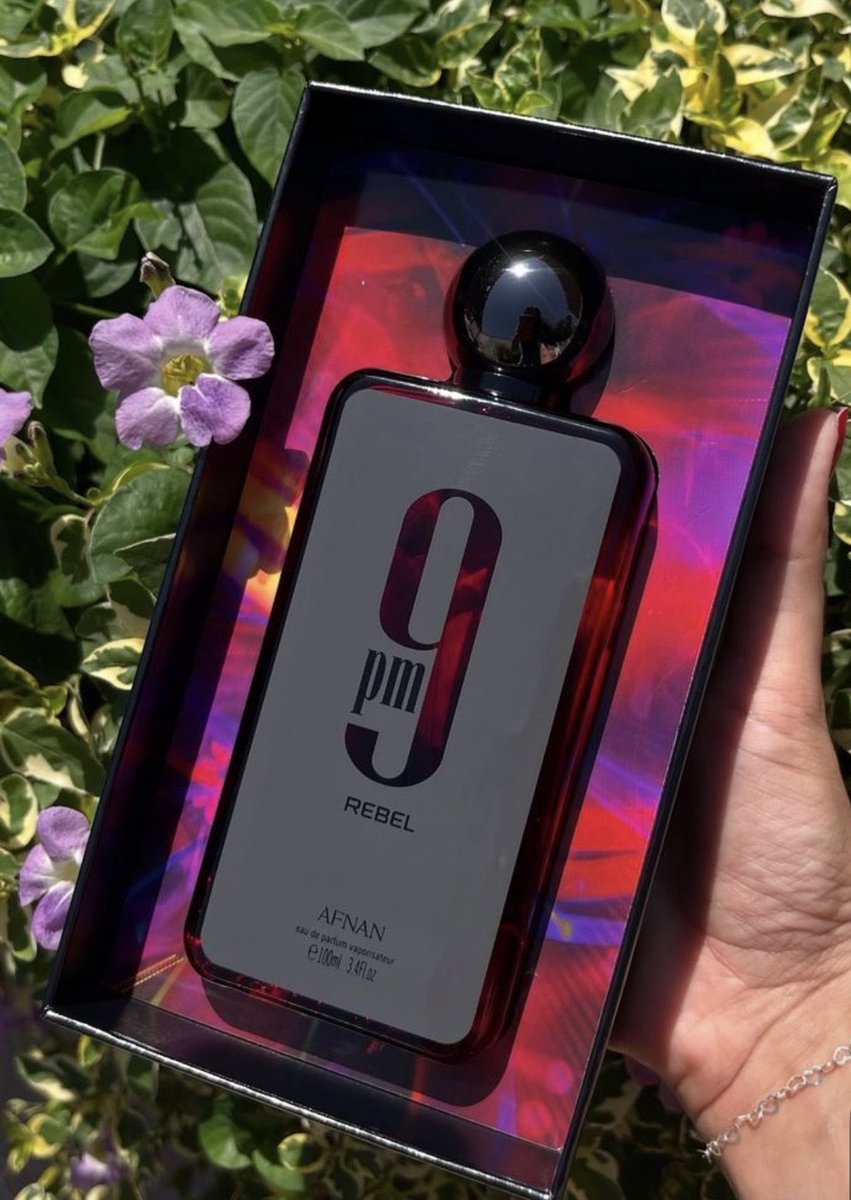 dashacovera's tweet photo. Bougie, I want you to deliver 2 perfumes each to my two boyfriends and attach a love note 

Me :🤫 🗒️  🚚 

Very discreet 🙂

40k
45k
28k
I have both 9am and 9pm -_=35k each 

Men perfumes , delivery everywhere 📍 https://t.co/LJWtbrvkiU