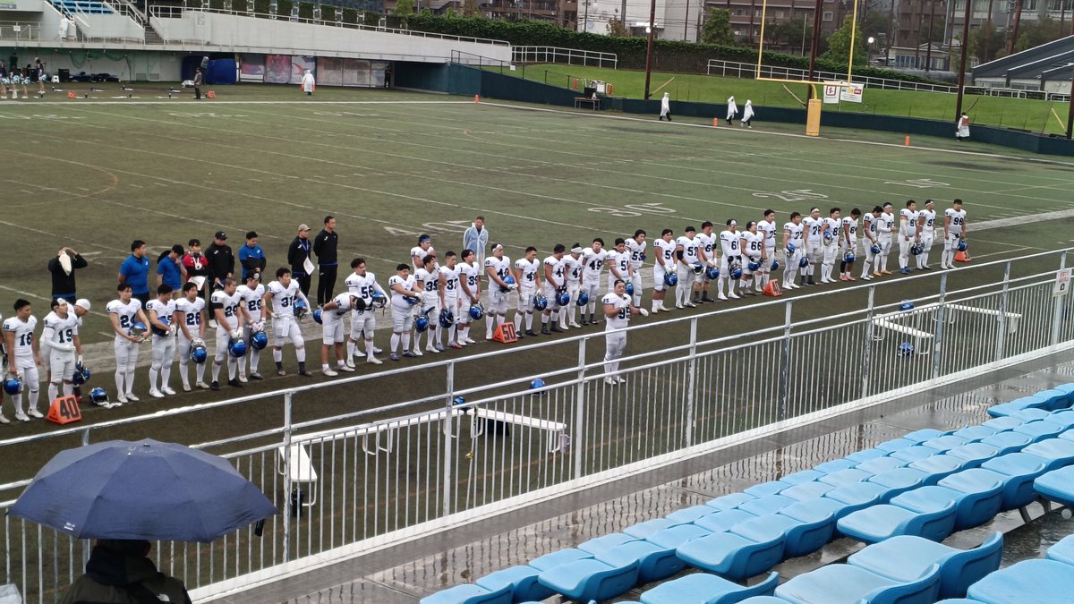 eidivrod's tweet photo. PentaOceanパイレーツ戦は10-21で残念ながら敗戦。
前半は良さそうな感じだったので残念。
後半雨の中、頑張ってパス出してたけど、��しい感じでしたね〜。
#ブルーサンダース #アメフト🏈 #BlueThunders https://t.co/gaEqtAE0qw