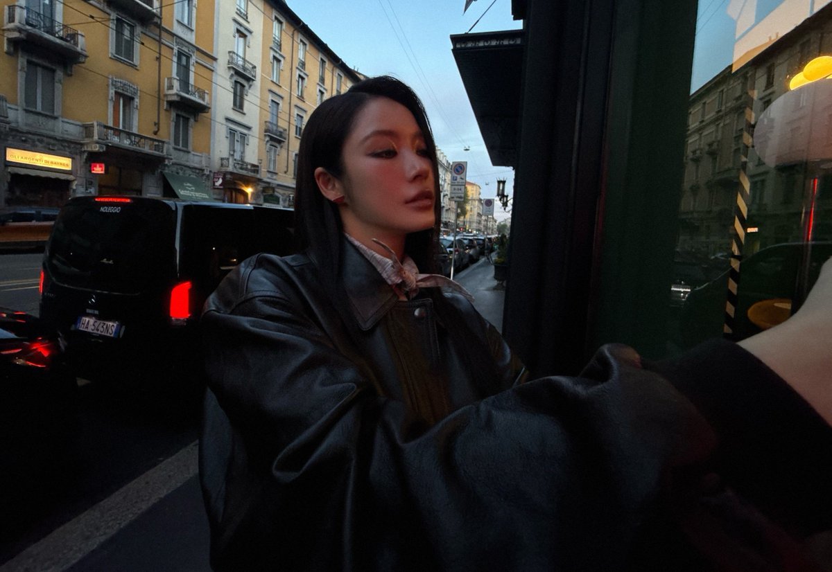 sibforyoux's tweet photo. ทีม prada เค้าเสิร์ฟลุคให้ไม่ซ้ำกันเลย สนุกมากก โคตรเท่ อันตรายมากก

NAMTAN BA PRADA SS27
#PradaSS27xNamtan
#PradaSS27 #Prada @Prada 
#NamtanTipnaree @NamtanTipnaree https://t.co/h2Xqihv7SH