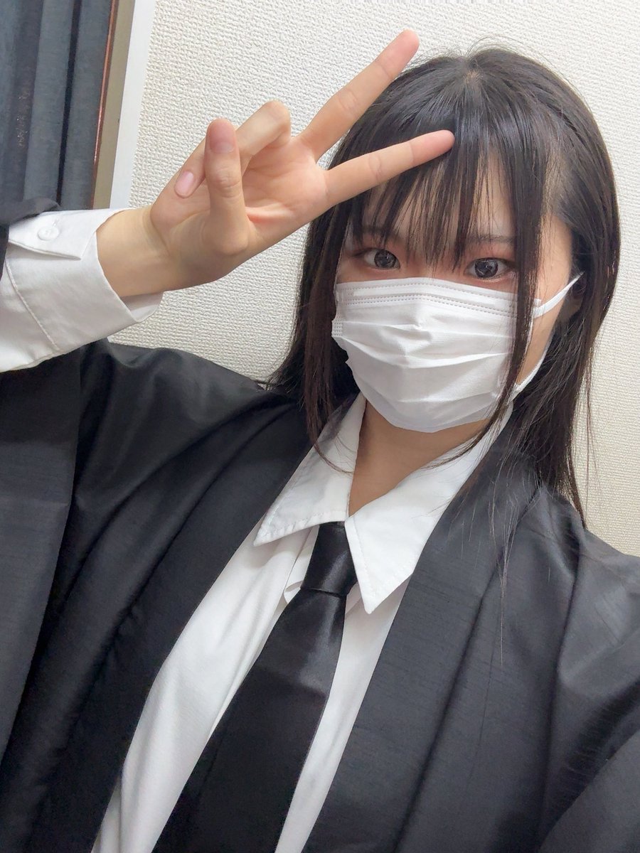 iamME_imonoko's tweet photo. 物販早くがあってしまいすみません💦
本日はW's1部ありがとうございました！！！

可愛い、かっこいい演者様が多い中、系統違いではありましたが、踊りたいと思った振り付けの曲たちを踊ったため自分は大変満足しています☺️(ミスをしてしまったのが悔しい…)

いかがだったでしょうか？
（セトリALT） https://t.co/Yph4k3hdW1