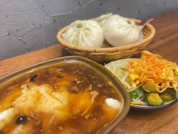 Racasdfsa's tweet photo. The tofu pudding at that run-down steamed bun shop is true love. https://t.co/YVrDm6cn7J
