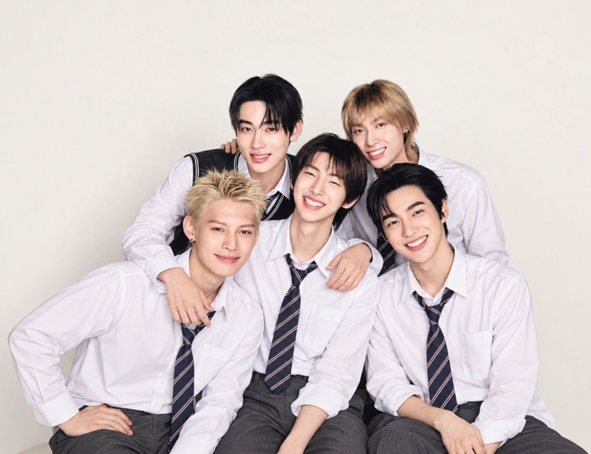 Wbenddkfl1's tweet photo. 지금 대부분이 미자일 때 가져와야 하는 자컨

1. 교복 입고 찐 학교생활 자컨
2. 엄마 안 잔다 자컨(옛날에 아빠 안 잔다라고 딩고에서 하던거 있는데 엄마 역할로 제임스)
3. 암것도 안 하는 숙소 자컨
4. 다 아직 애기 얼굴 남아있을 때 찜질방 자컨
5. 엄앤안 19살 됐을 때 찍는 졸업사진 자컨 https://t.co/7uBPqDFaE5