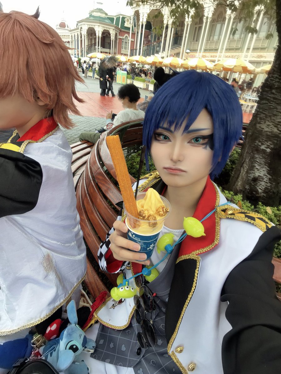 naasuB73's tweet photo. 今日は🏰にハーツ寮服🫶
#Dハロ仮装2026
#Dハロ仮装ツイステ https://t.co/Op7ruRjM8Y