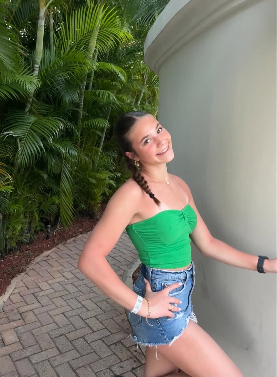 BaddiezPlug's tweet photo. https://t.co/dtFDIOBjIH
