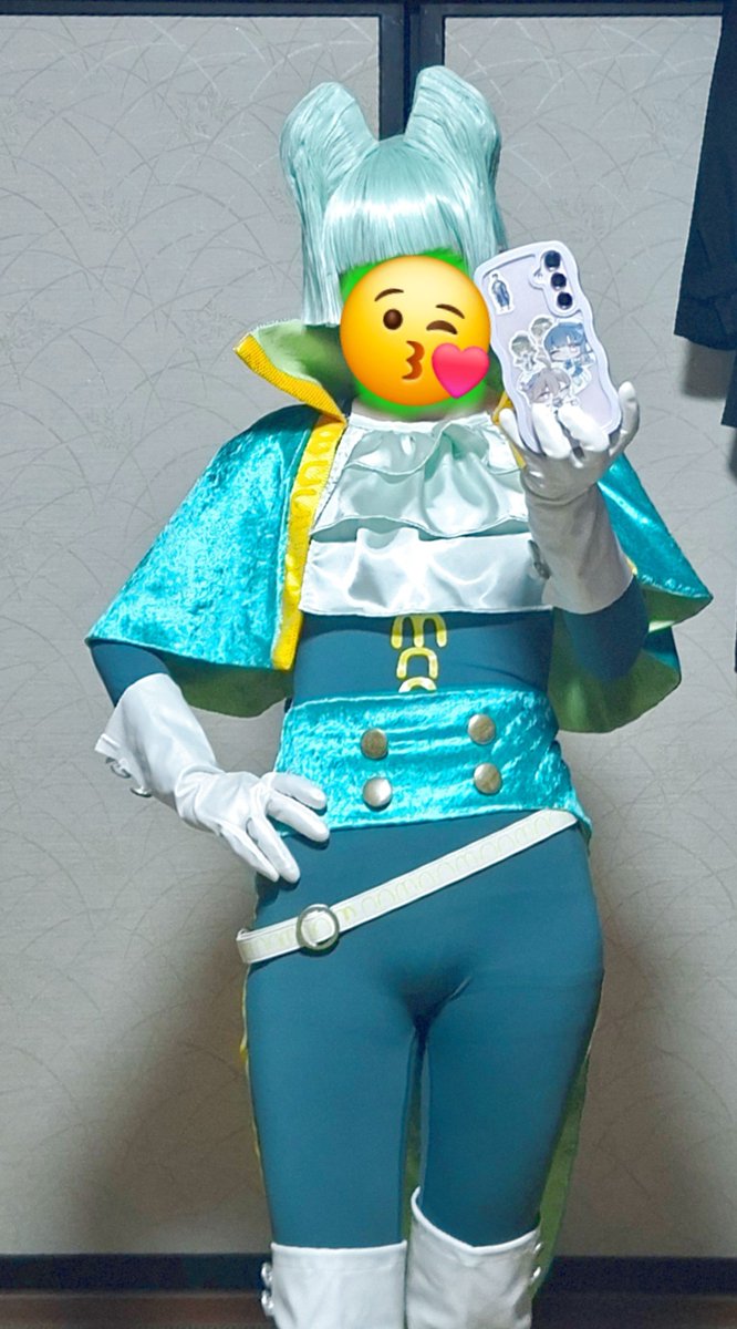 nanotebafo's tweet photo. ｼﾞｬ-ﾝ！完成〜！！！
無事模様入れも終わりました！
爆ｼｮ-はマナナールくんで参加します！！🍃

重加工マンなので実際の鳥類とは異なります、ウィッグは染めが間に合えばもう少し緑っぽくなるはず https://t.co/1Ng6OLFlW1