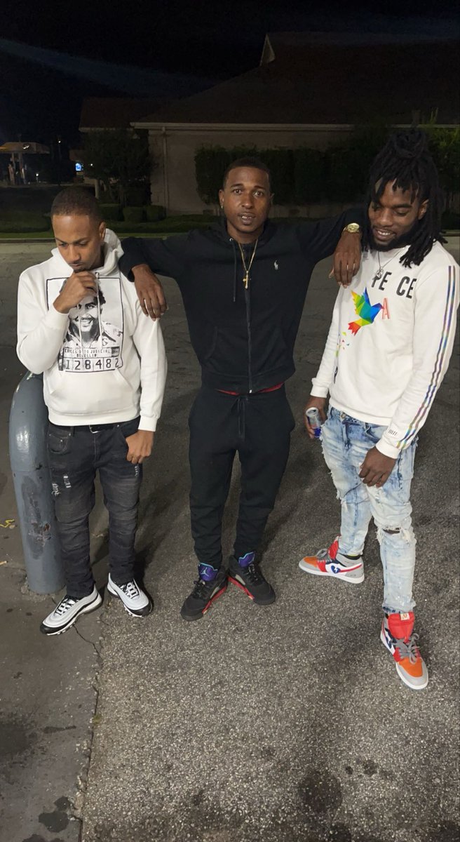 CoolDaddyWhite's tweet photo. Familia’ https://t.co/U9W94U0Fq7