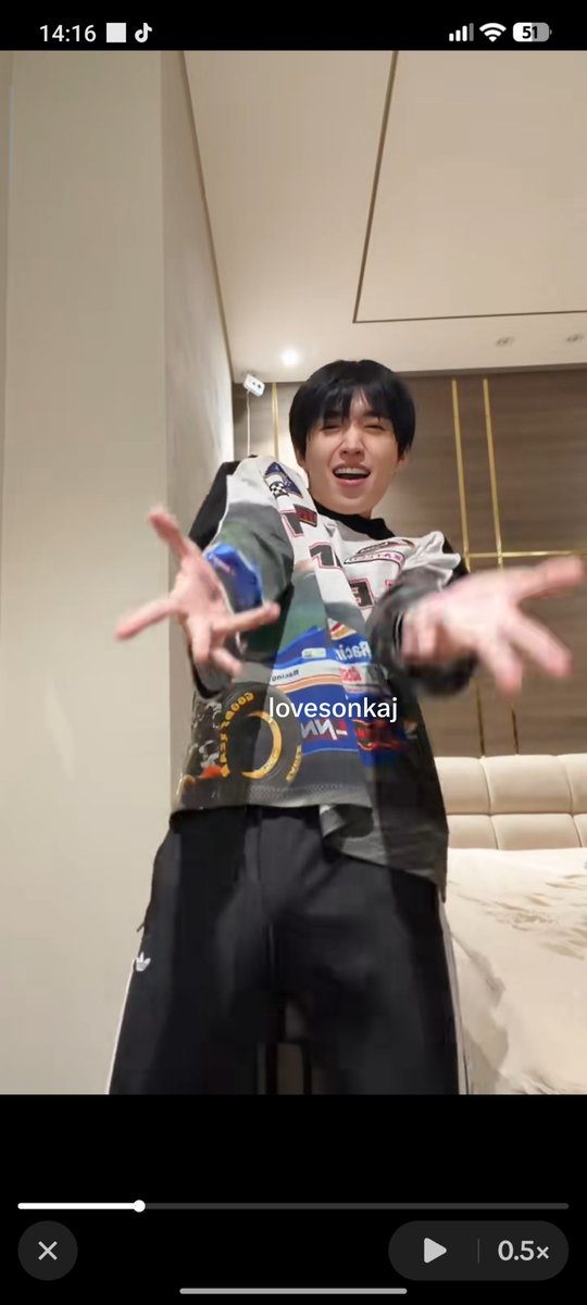 lovesonkaj's tweet photo. Cody ơi🤤 https://t.co/wD5aKUv3Q1