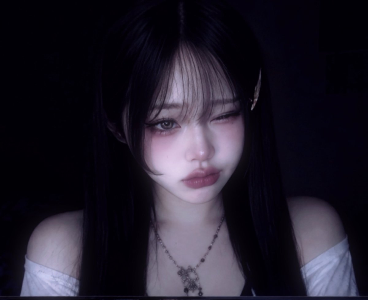 Sssiburume's tweet photo. 머리 짧은거 꼴보기 시러서 지피띠니에게 머리 길게 해달라니까.. 걍 전체가 지피티st로 되어버림 🤦‍♀️🤦‍♀️🤦‍♀️ 수정 해도 해도 똑같아서 걍 포기 https://t.co/GriC67HWMG