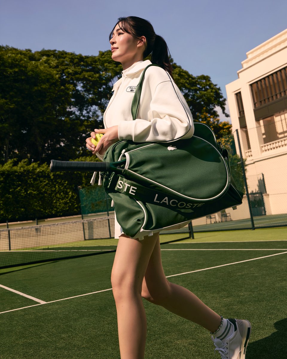mintmag_th's tweet photo. สวยติดคูล! สาว #หลิงหลิงคอง ร่วมส่งเสน่ห์ไปกับ LACOSTE กับคอลเล็กชั่น Fall Winter 2026 นำ DNA ของแบรนด์มาตีความในสไตล์ Tennis Heritage และ Lifestyle ออกมาเป็นลุคที่โดดเด่น และมั่นใจ 💚

#linglingkwong
#LACOSTE #LACOSTETH
#MintNews https://t.co/71KjArqk34