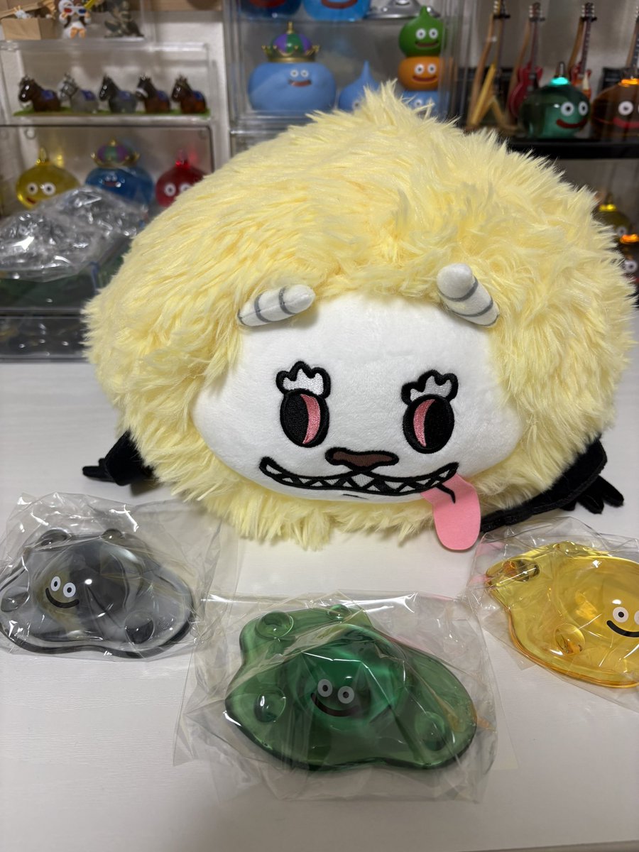 aoki_honoo's tweet photo. 今日の収穫
ギガンテスまだ入ってなかった😑
そや代わりでかつよゲット！
ちょっと前にあの子をゲットしてて、今日見つけたので取ってきた(めちゃムズやった)
ビッグクリアフィギュアは見つけると
取ってしまうww
キングスライムまた入らんかなぁ
#ドラゴンクエスト https://t.co/RcBXt7OwPh