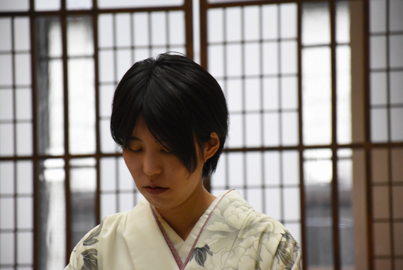 shogi_mobile's tweet photo. 飛龍＠京都＞ヒューリック杯第６期白玲戦七番勝負第４局、▲西山－△福間戦は西山白玲が攻め、辛抱を続けてきた福間女流四冠も大駒のさばきに勝負を懸けました。残り時間はともに１時間を切り、いよいよ終盤戦に入っていきます。 https://t.co/TvngaupXnV