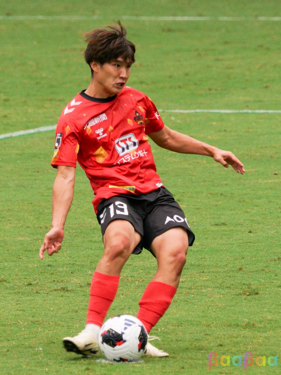 sheepbleatsbaa2's tweet photo. J3第8節、金沢4-1鳥取。圧され気味の序盤を凌ぐと20分41嶋田のPKで先制。後半にも56分土佐(PK)、67分9ブワニカ、77分13白輪地(PK)と得点を重ねる。83分に失点を喫するが鳥取の2倍以上のシュートを放ち圧倒して大勝、得失点差をプラスとする。暫定11位。次戦中2日ルヴァン杯2回戦ホーム清水戦 #zweigen https://t.co/GYsTeqI1aH