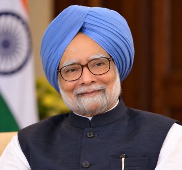abhinaymaths's tweet photo. मनमोहन सिंह जी सिर्फ एक प्रधानमंत्री नहीं थे, भारत की Economic Transformation के architects में से एक थे।
1991 में जब देश गंभीर आर्थिक संकट में था, तब Liberalisation और Economic Reforms की दिशा में उनकी भूमिका निर्णायक रही। या  फिर 2004–08 के समय को देखा जाए , भारत ने करीब 8.8% average GDP growth दर्ज की एक ऐसा दौर जिसे भारत के high-growth phase के तौर पर देखा जाता रहा है 

आज की सरकार का  Economic Model अलग है। आज सबसे बड़ा सवाल सिर्फ GDP कितनी बढ़ी नहीं है। सवाल है ,इस growth से कितने quality jobs बने? Private investment कितना बढ़ा? Manufacturing कितनी तेजी से रोजगार पैदा कर पाई? और इस growth का फायदा कितने व्यापक वर्ग तक पहुँचा क्योकि असली परीक्षा हमेशा यही रहेगी Growth आंकड़ों से निकलकर आम आदमी की income, job और standard of living तक कितनी पहुंची।

मनमोहन सिंह जी की विरासत को समझने का शायद यही सही तरीका है उन्होंने Economy की दिशा बदलने में भूमिका निभाई; आज की चुनौती उस growth को ज्यादा रोजगार, productivity और व्यापक prosperity में बदलने की है।