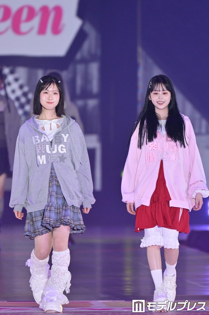 modelpress's tweet photo. 【♥️Rakuten GirlsAward 2026 A/W🍰🍭】

乃木坂46増田三莉音、ランウェイデビュー
大型ファッションイベント初登場✨️

梶原叶渚とペアで仲睦まじいポーズ
https://t.co/u7BgqZDWa7

#ガルアワ2026AW https://t.co/cS2Kp3Q5Rs