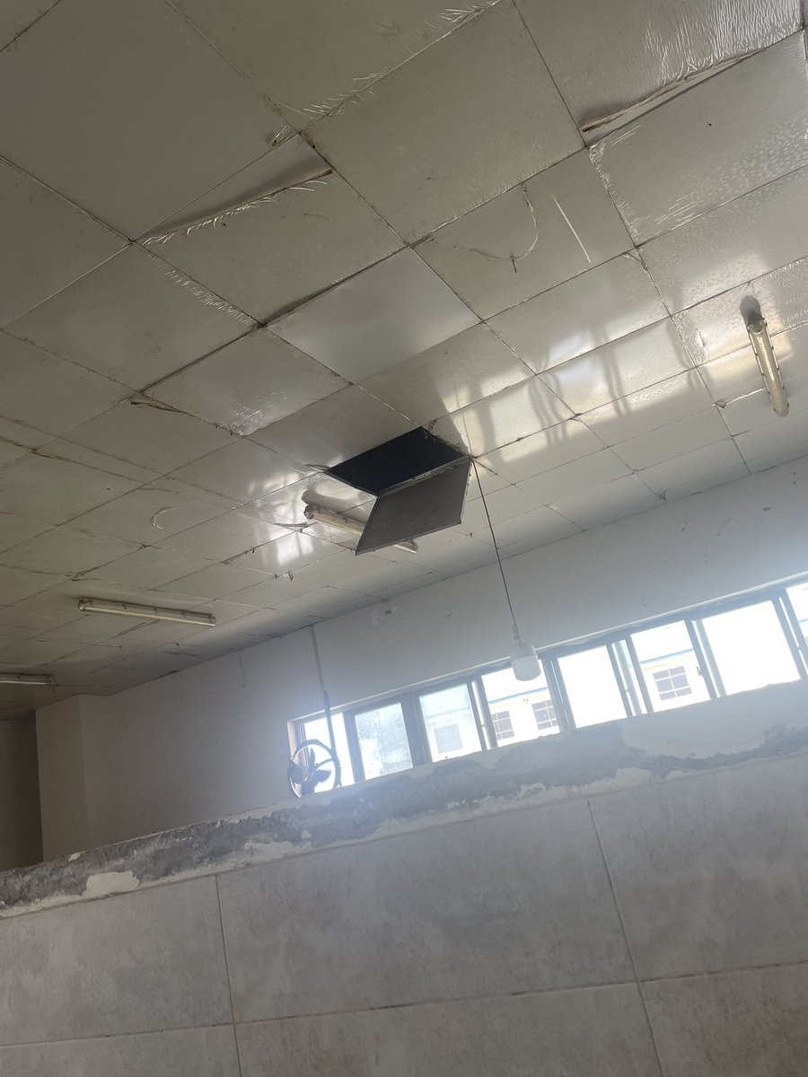 Wolf_Beast1996's tweet photo. 1/3
Extremely disappointing and poorly maintained service area. The washrooms were dirty, unhygienic, with broken ceilingpanels &amp; damaged fixtures. The entire area clearly lacks proper cleaning and maintenance.
#RajanaServiceArea
@NHMPofficial, @MaryamNSharif  &amp; @GovtofPunjabPK https://t.co/9A5DTEJ3jO