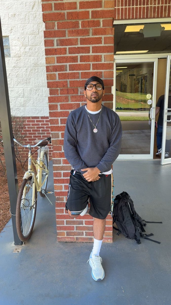CoolDaddyWhite's tweet photo. Blessed with another one.. 33 and still going‼️ #LibraSzn♎️ https://t.co/pMgBF2SW8C
