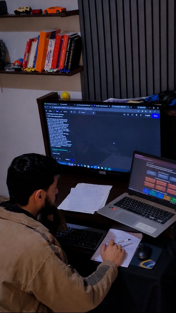 TheGroovyMentor's tweet photo. Building a SaaS while running a service business is weird.

The service pays the bills and funds the SaaS.

But more importantly, it puts me in front of real customers and real problems.

So the service is basically funding the product while also teaching me what to build. https://t.co/fNfynLxmhu