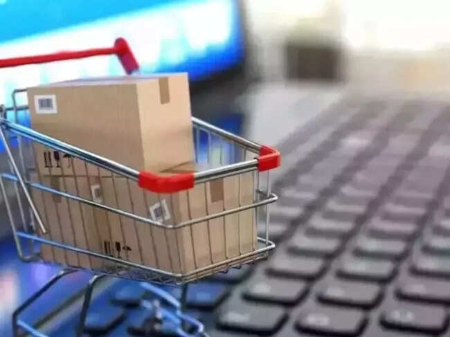 Channeliam's tweet photo. #TataCliq cut its net loss 19% to ₹253 crore in FY26, marking the third straight year of improvement. Revenue rose 20% to ₹354 crore. Tata Cliq Fashion grew 7%, while Luxury grew 26%. The company is now focusing on contribution margins and monetisation. #TataGroup #Ecommerce https://t.co/g5NEEfp24k