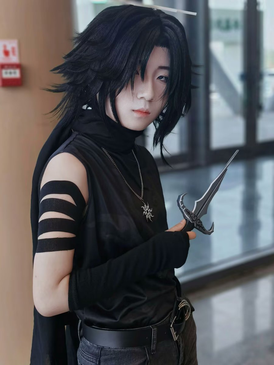 Cafffav's tweet photo. "Shadows die twice." #twotime #cosplay https://t.co/DmOggzpMhz