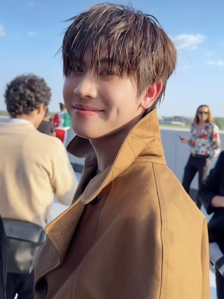 myfirstloveone's tweet photo. ยิ้มหวานของเฟิร์สวันตกคนได้จริงๆนะ ไม่เล่น https://t.co/CGQgQYITtT